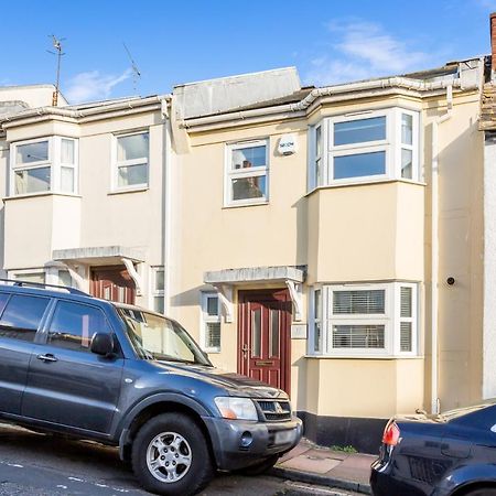 Modern Mews House With Free Parking Space, And Patio By Huluki Sussex Stays Hove Exteriér fotografie