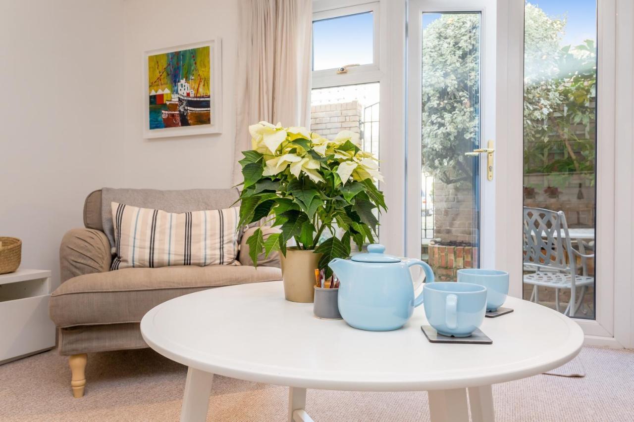 Modern Mews House With Free Parking Space, And Patio By Huluki Sussex Stays Hove Exteriér fotografie