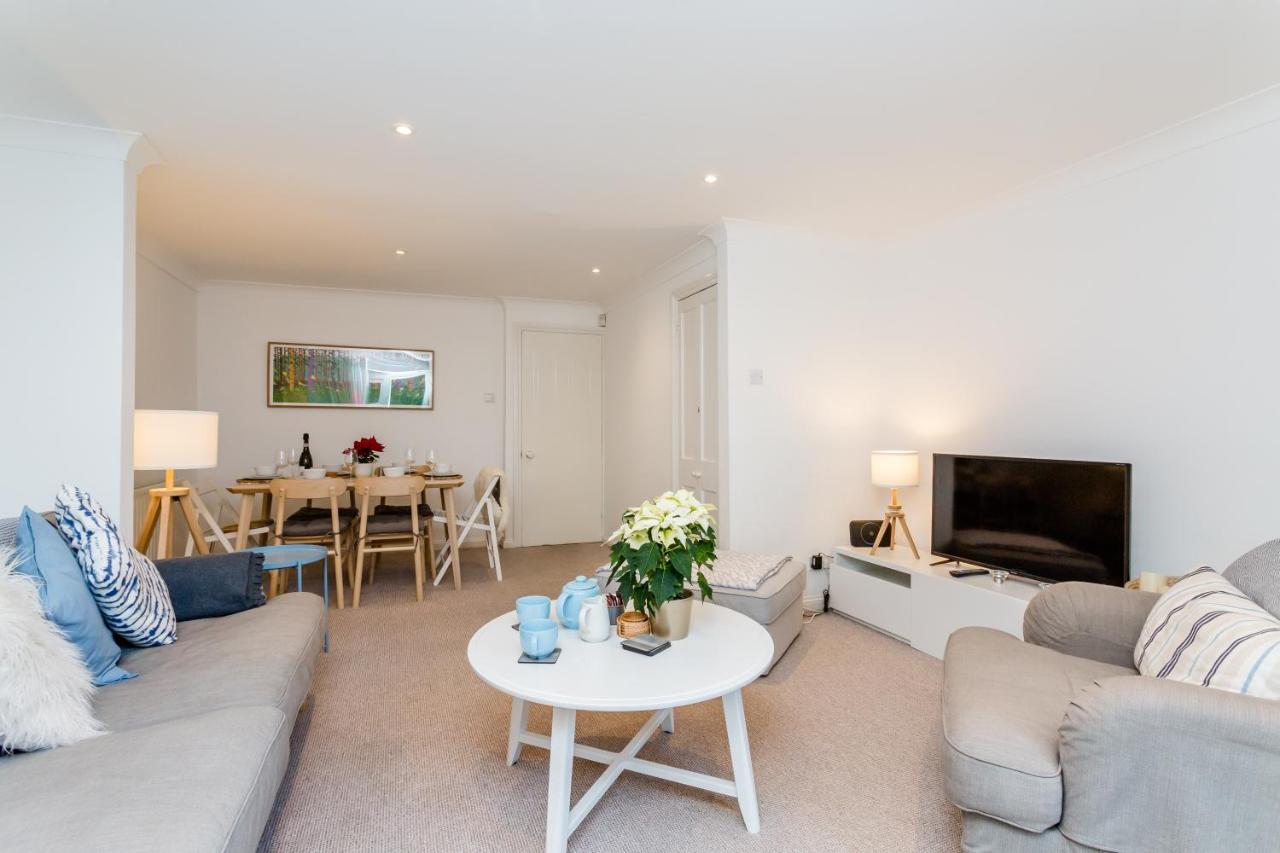 Modern Mews House With Free Parking Space, And Patio By Huluki Sussex Stays Hove Exteriér fotografie